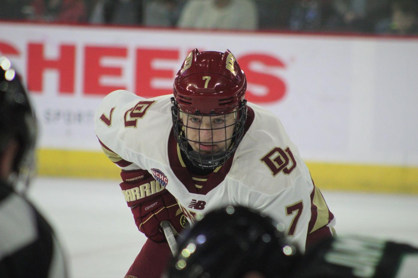 Ross Colton '18 Set for 2023 Stanley Cup Playoffs with Tampa Bay Lightning  - University of Vermont Athletics