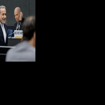 Iran, US hold talks in push to avert war