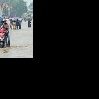 Sri Lanka seeks foreign help as cyclone toll hits 123
