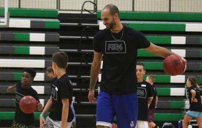 Ku Great Ellis Hosts Basketball Camp At Derby North Sports
