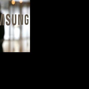 Tokyo stocks strike record high after Japanese premier wins vote