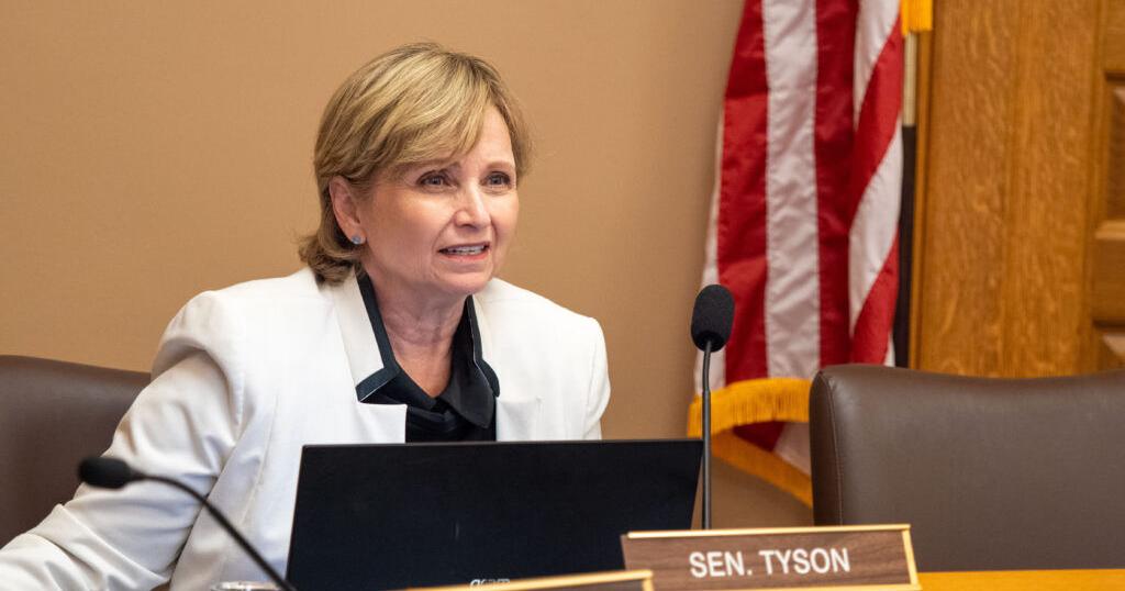 Kansas bill eliminates mail-in ballots if verification law struck down