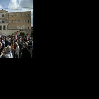 Greece weighs disputed 13-hour workday reform