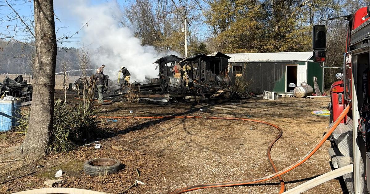 Local VFDs respond to house fire