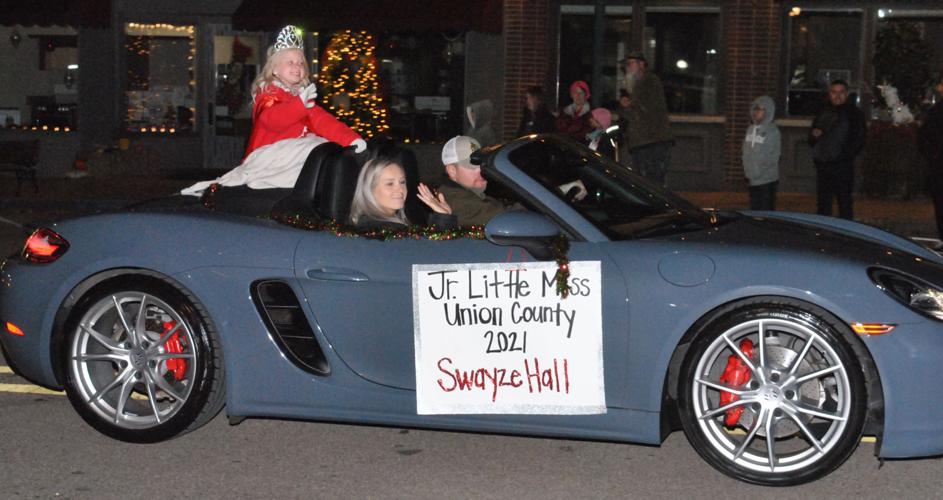 Photos from the New AlbanyUnion County Christmas Parade New Albany