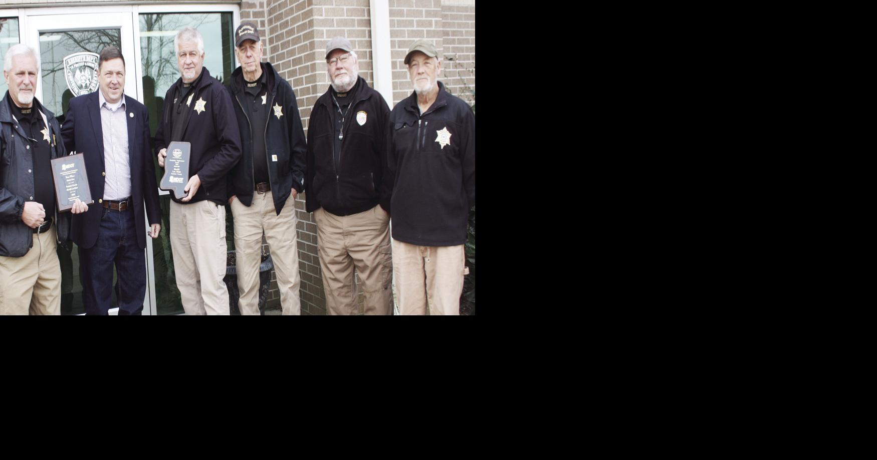 Sheriff Mask's department gets state wide litter removal award Pontotoc Progress