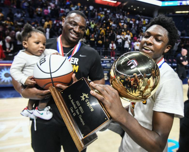 Yellowjackets Hold Off Mustangs For 6a Crown Sports Djournal Com