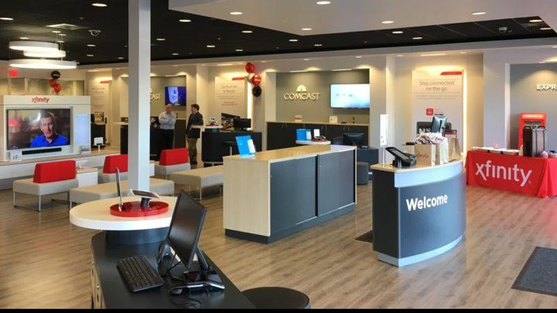 Comcast celebrates opening of Xfinity retail store
