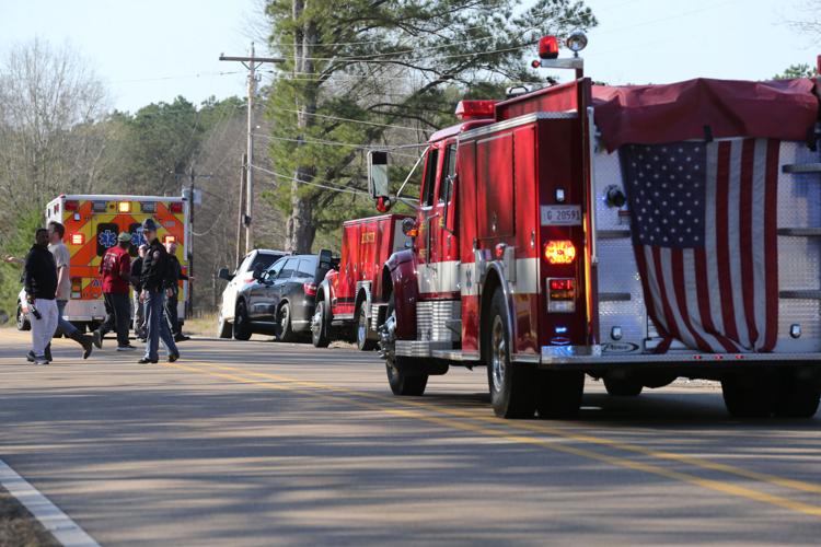 Large Gas Line Break Two injured in gas line burst, 20,000 customers without service | Local ...