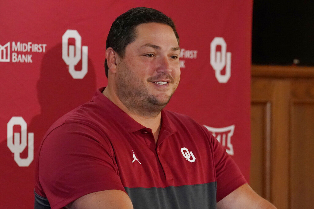 Mississippi State Hires Oklahoma OC Jeff Lebby As Head Coach ...