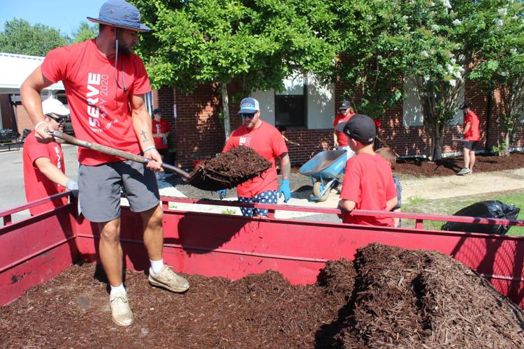 Forward Church hosts second annual Serve Day across Amory | Living ...