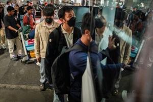 20 Thai sailors return home after vessel attacked in Gulf