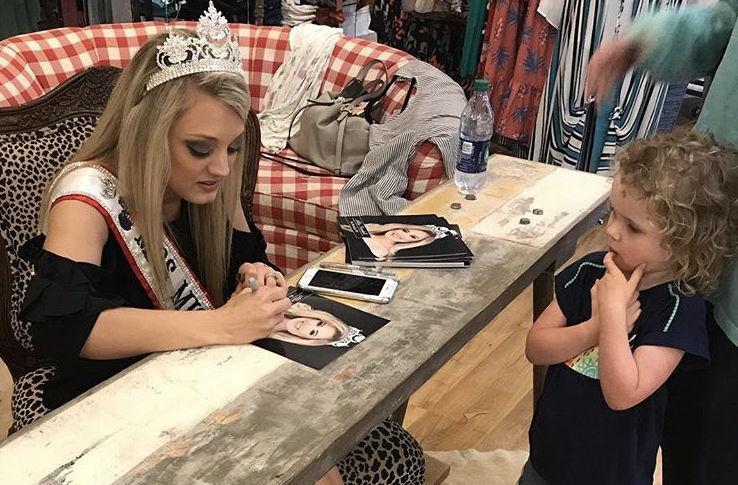 Mrs Mississippi Collaborates With Robins Unique Boutique Business 