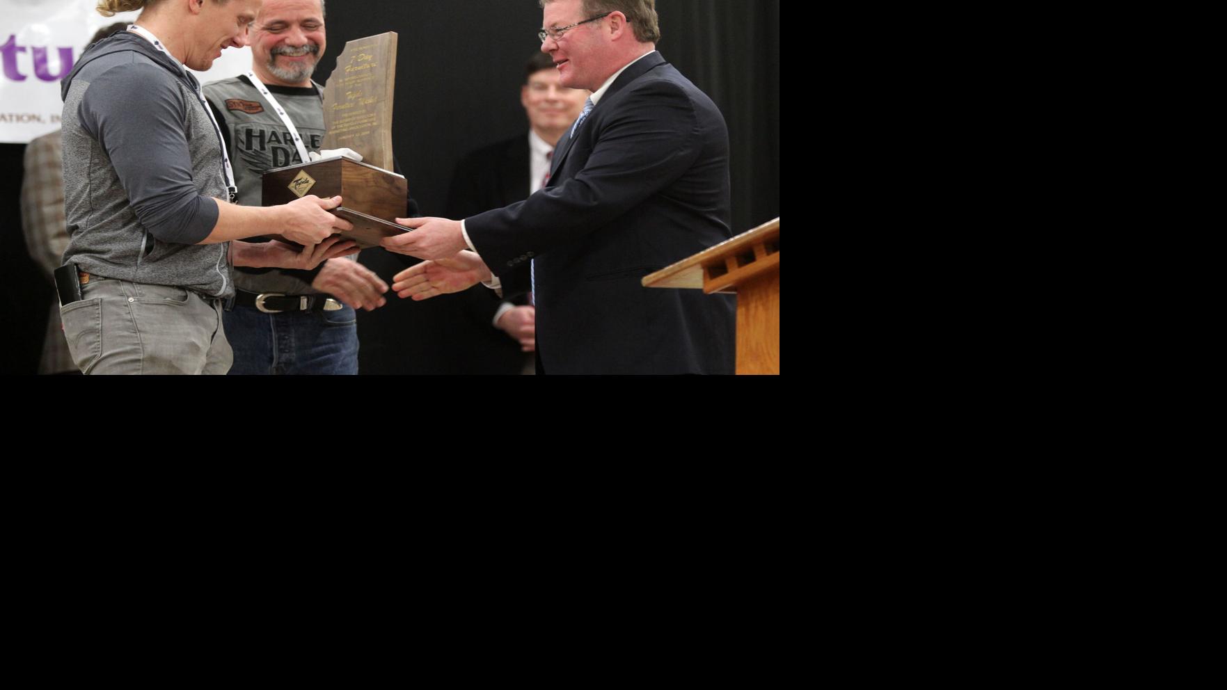 7 Day Furniture Is National Buyer Appreciation Award Recipient Business Djournal Com