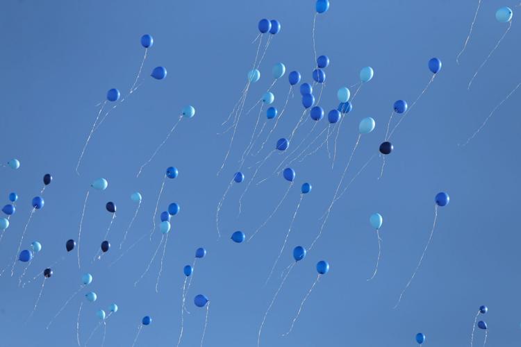 Students release balloons for fallen school resource officer | Crime ...