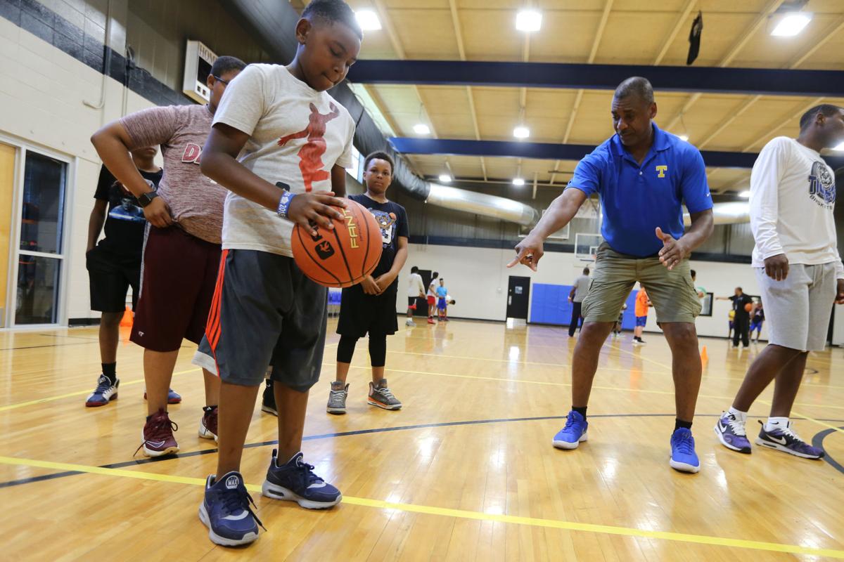 Talking Hoops Pal Hosts Summer Basketball Camp News Djournal Com