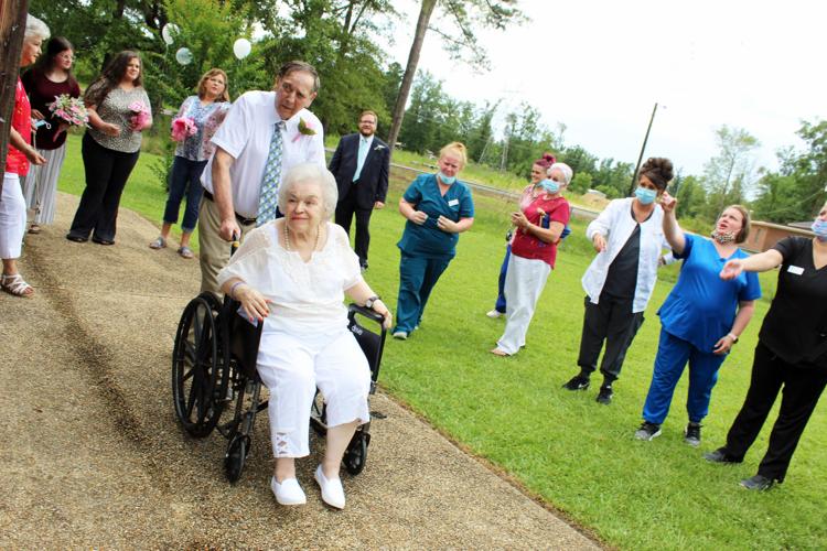 Diversicare couple gets married in nursing home ceremony Living