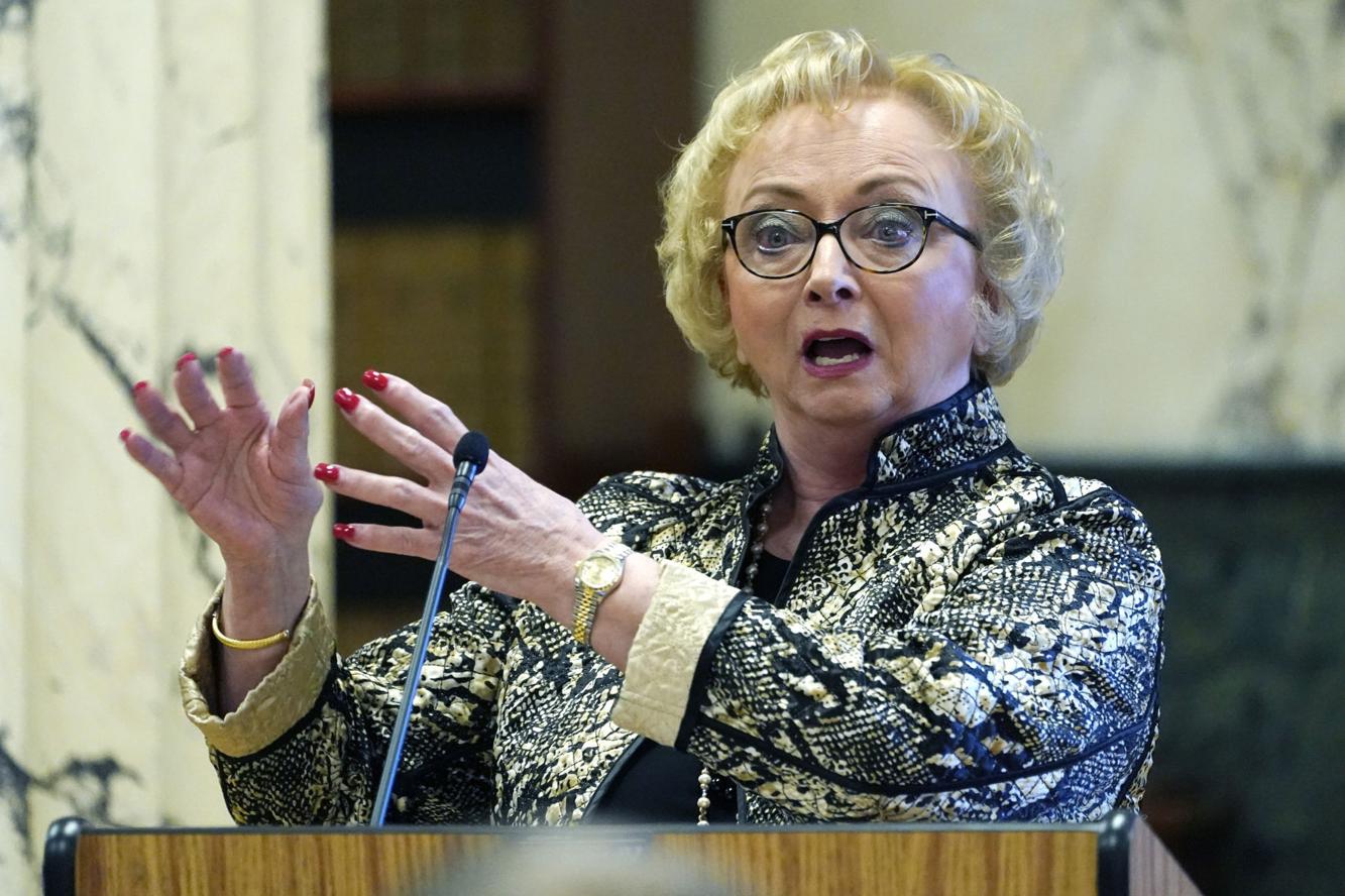 Superintendent of Education Carey Wright stepping down in June