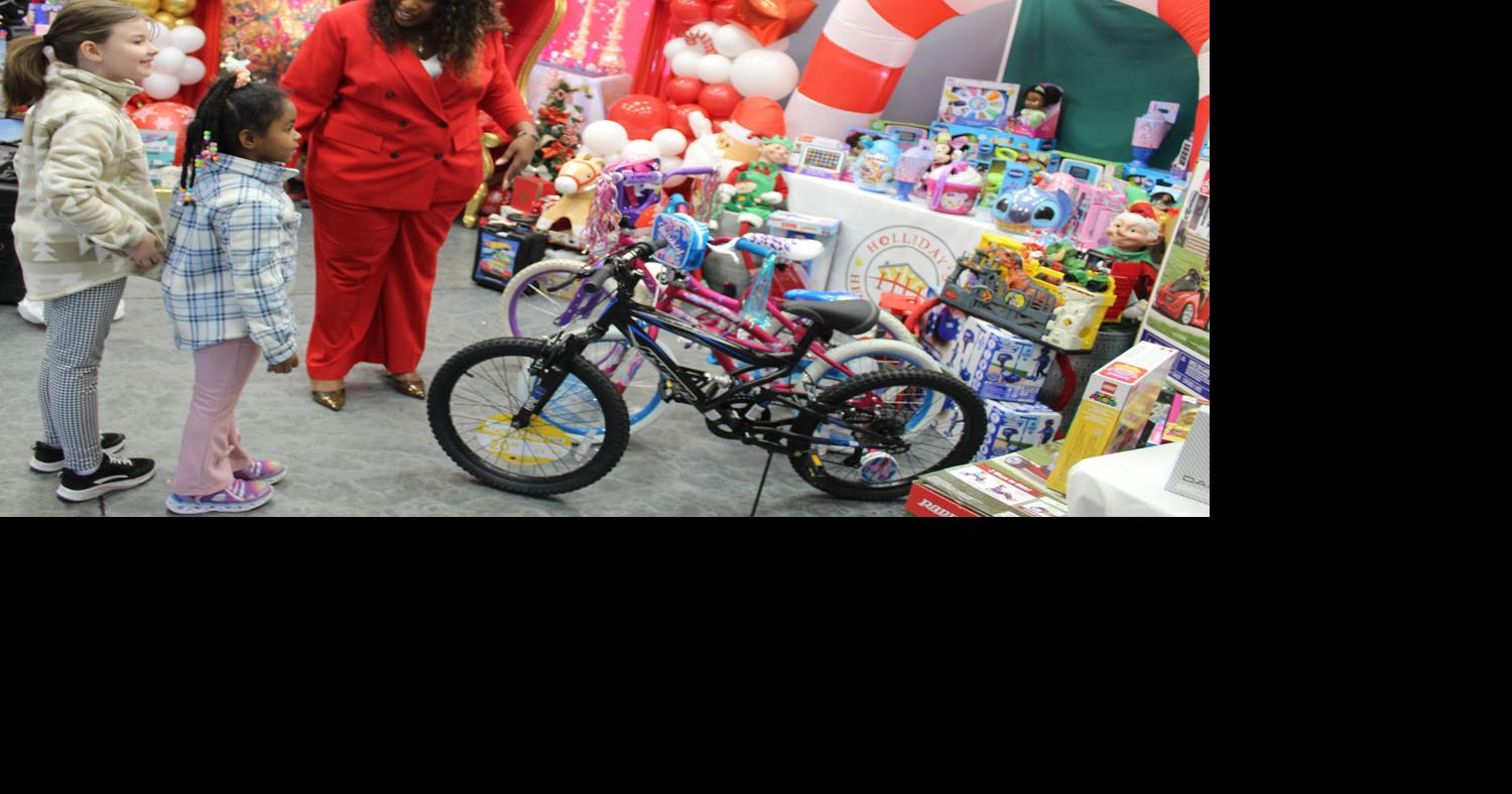 Holliday’s Helping Hands hosts annual toy giveaway