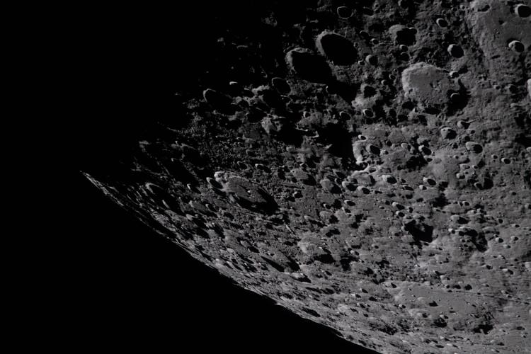 Photos show stunning views of the moon and Earth from the Artemis II ...