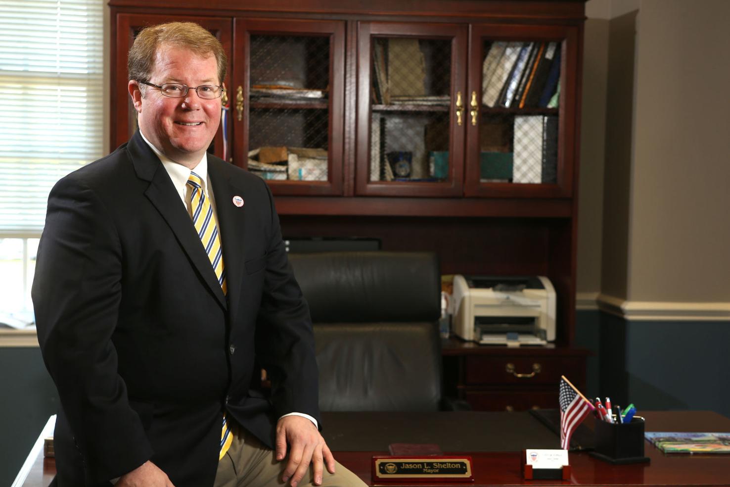 Incumbent Mayor Jason Shelton again announces he will not seek third