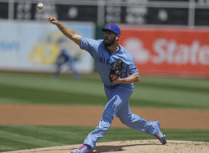 Rajai Davis drives in five, as Jays beat Yankees 10-7