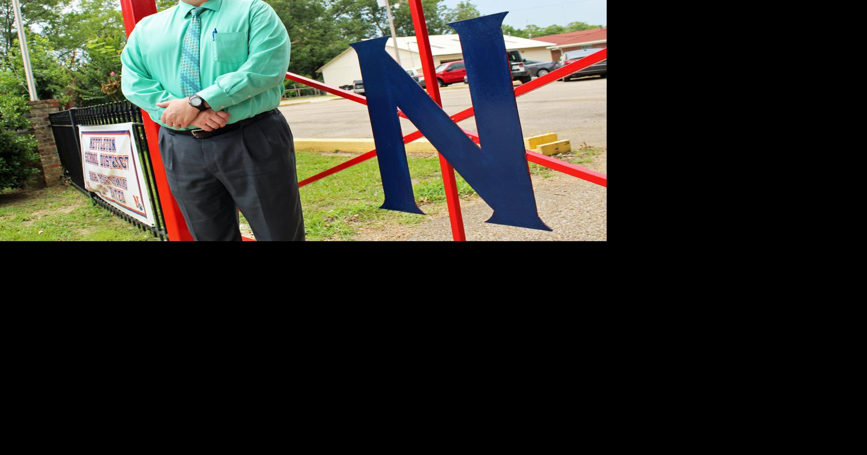Dickerson achieves career goal as Nettleton superintendent News