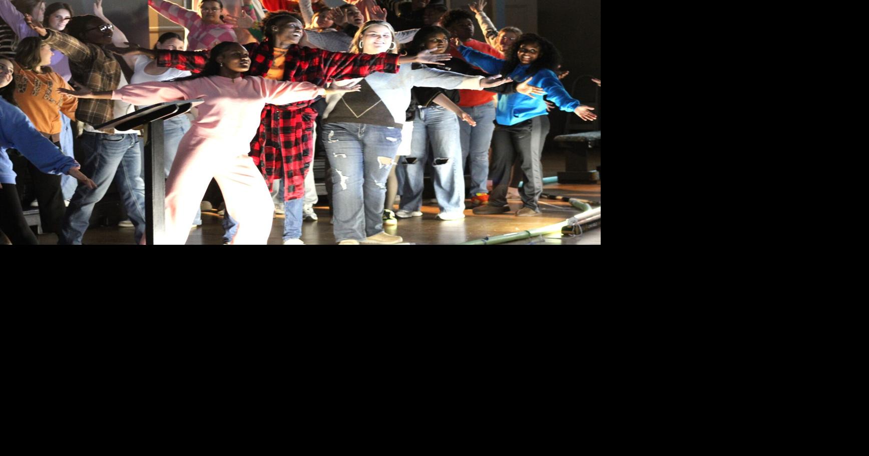 Amory students performing ‘The Best Christmas Pageant Ever’