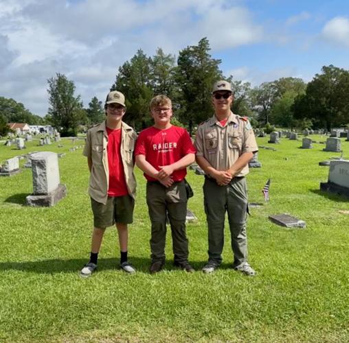 Volunteers honor veterans ahead of Memorial Day | News | djournal.com