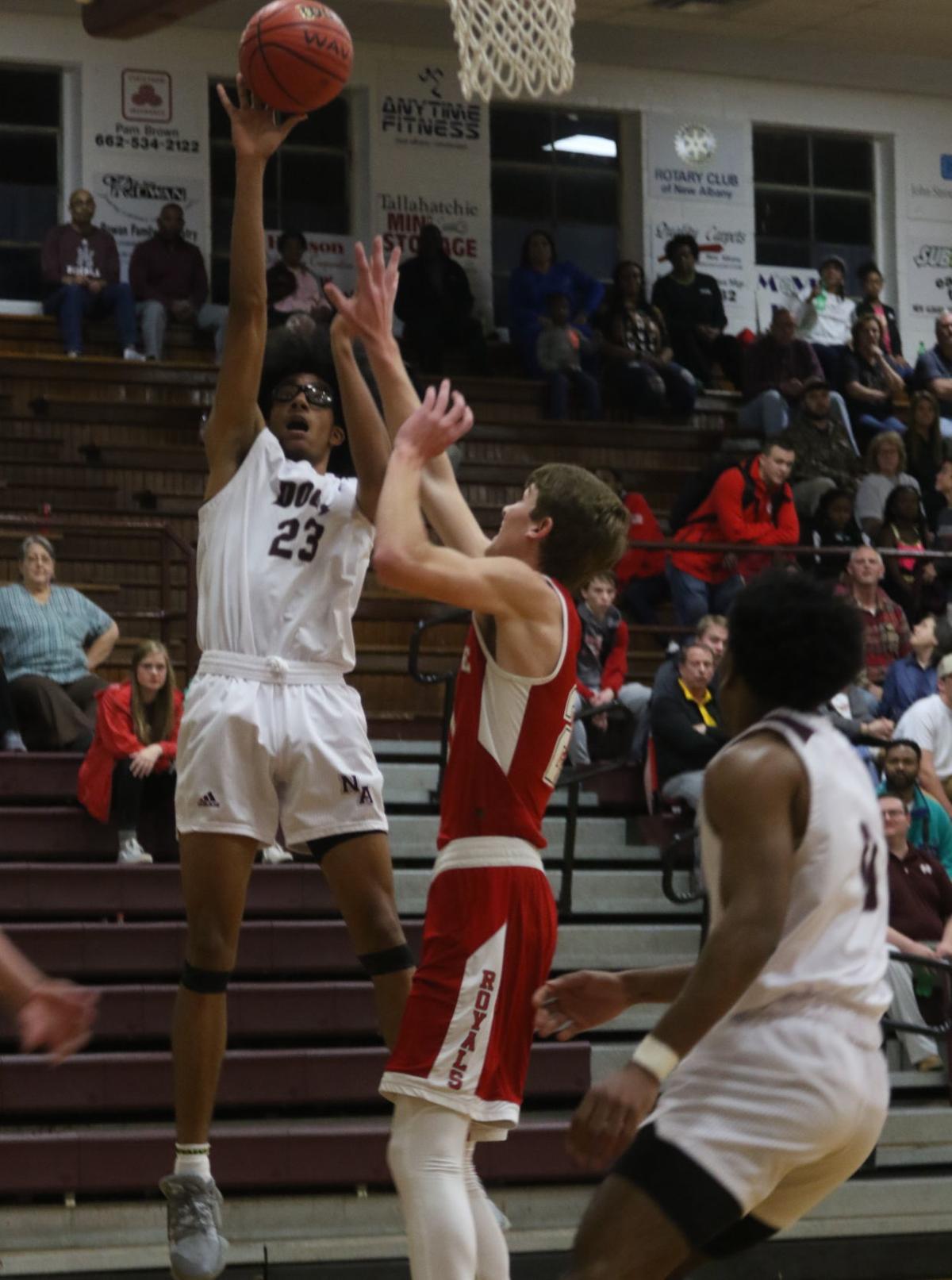 Royals Knock Bulldogs From Undefeated Ranks New Albany