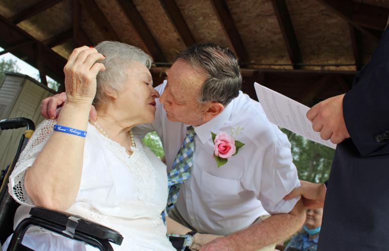 Diversicare couple gets married in nursing home ceremony Living