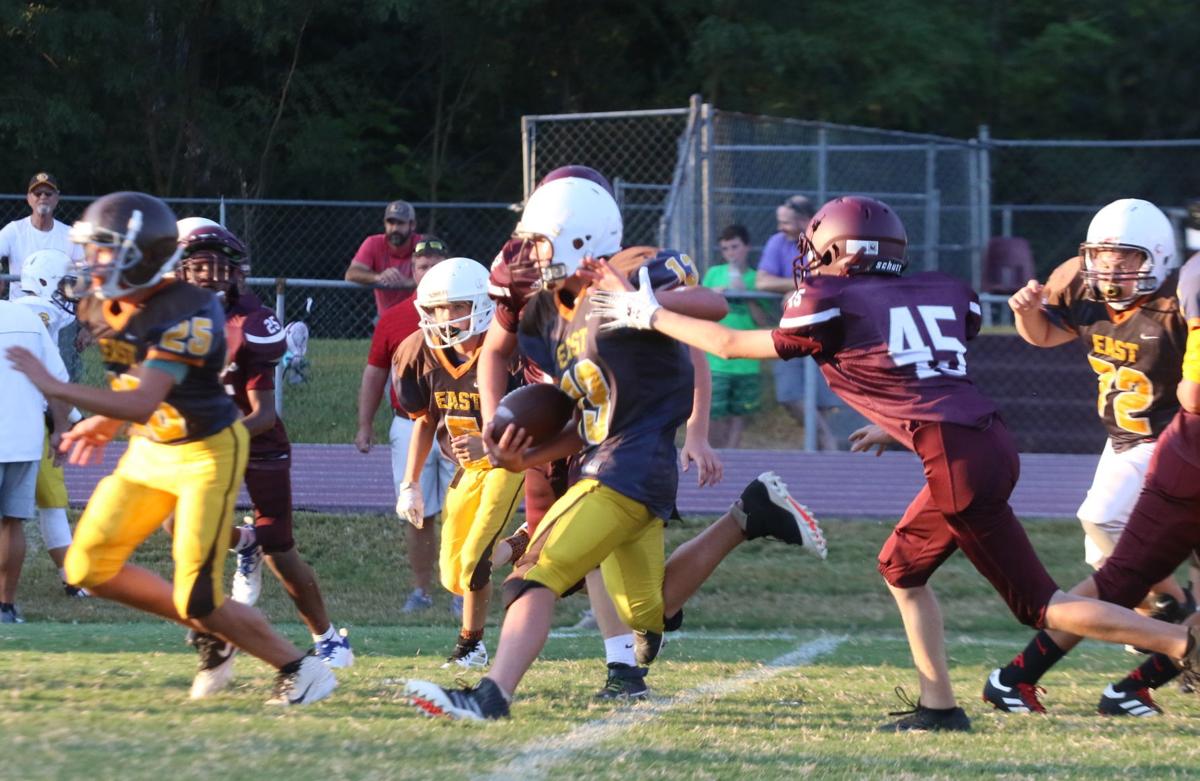 Urchins And Bulldogs Split In Middle School Football New Albany Djournal Com