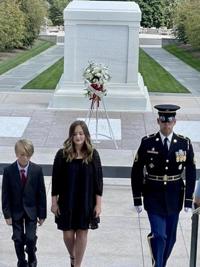 Hazelwood fifth-graders lay wreaths at New Albany's National
