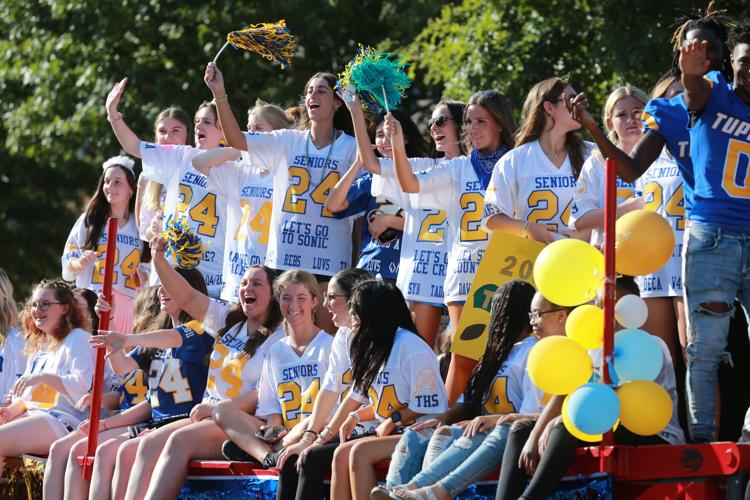 djr-2023-09-29-news-homecoming-parade-twp1