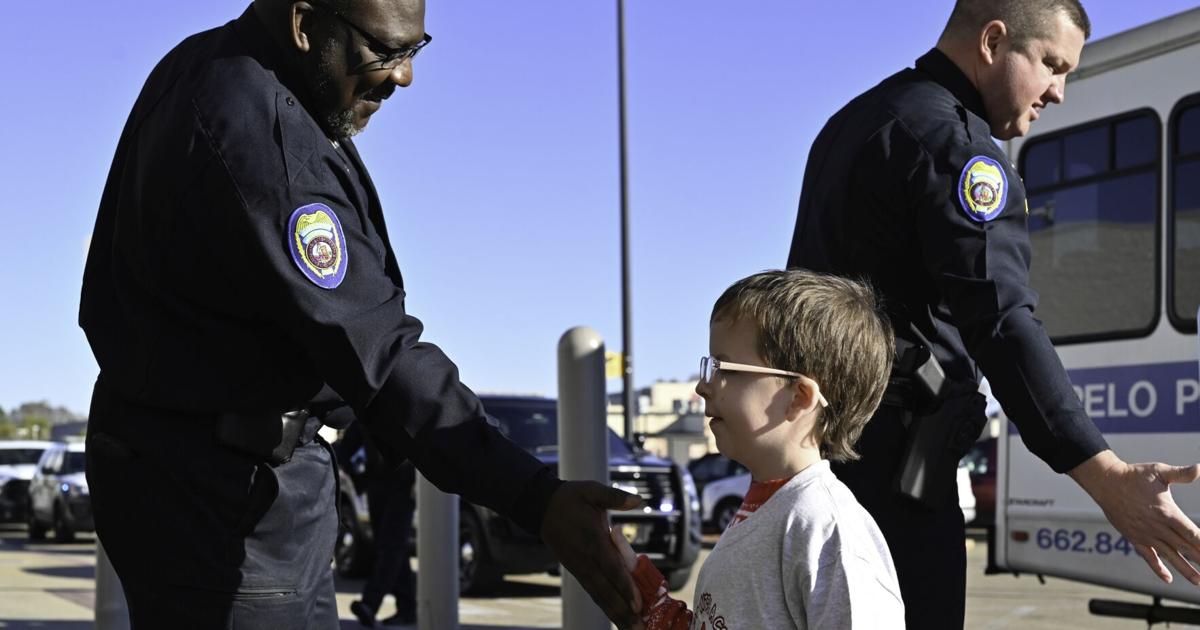 Residents express concerns with uniformed off-duty officers at Tupelo Walmart