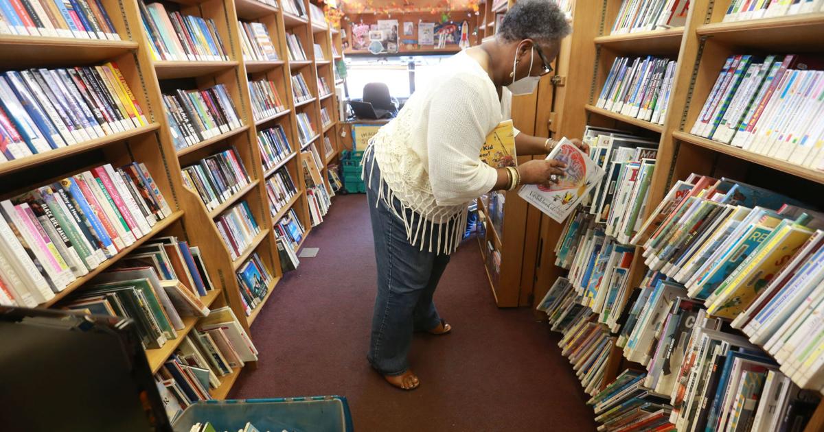 Lee County library asks city, county for help in purchasing new bookmobile  | Local News 