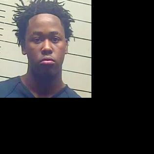 Judge denies motion for bond by 17-year-old murder suspect
