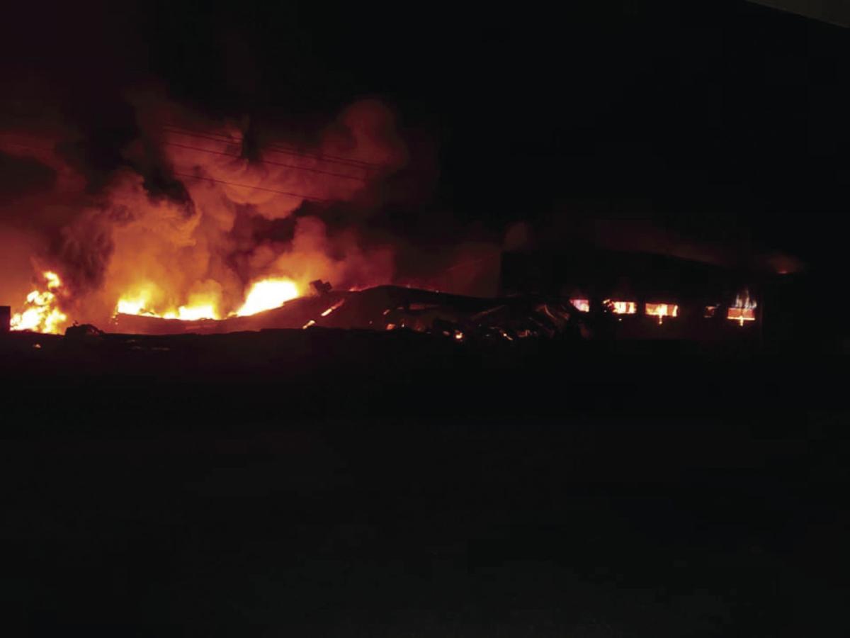 Fire Destroys Thomas Furniture Master Bilt Warehouses New