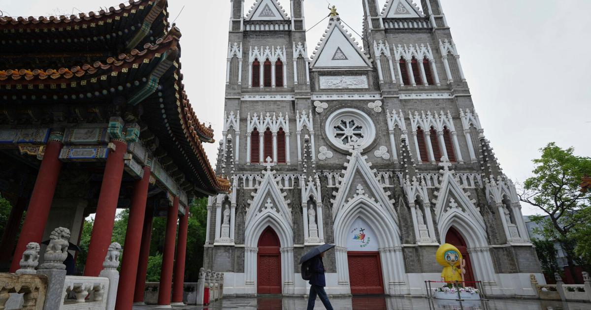 China aumenta la presión sobre los católicos clandestinos para unirse a la iglesia oficial, encuentra Human Rights Watch