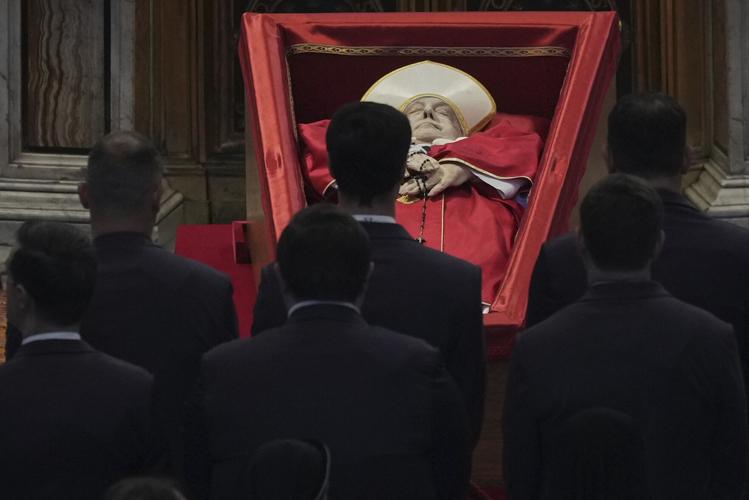 Thousands rush to St. Peter's Square for Pope Francis' funeral, a
