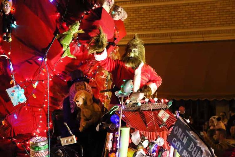 PHOTO GALLERY Tupelo Christmas Parade Arts & Entertainment