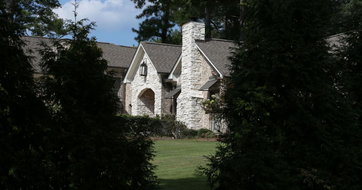 Expansive Pecan Grove home offers plenty of entertainment space for growing family