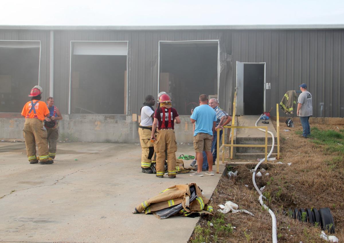 Fire Smokes Up United Furniture Chickasaw Djournal Com