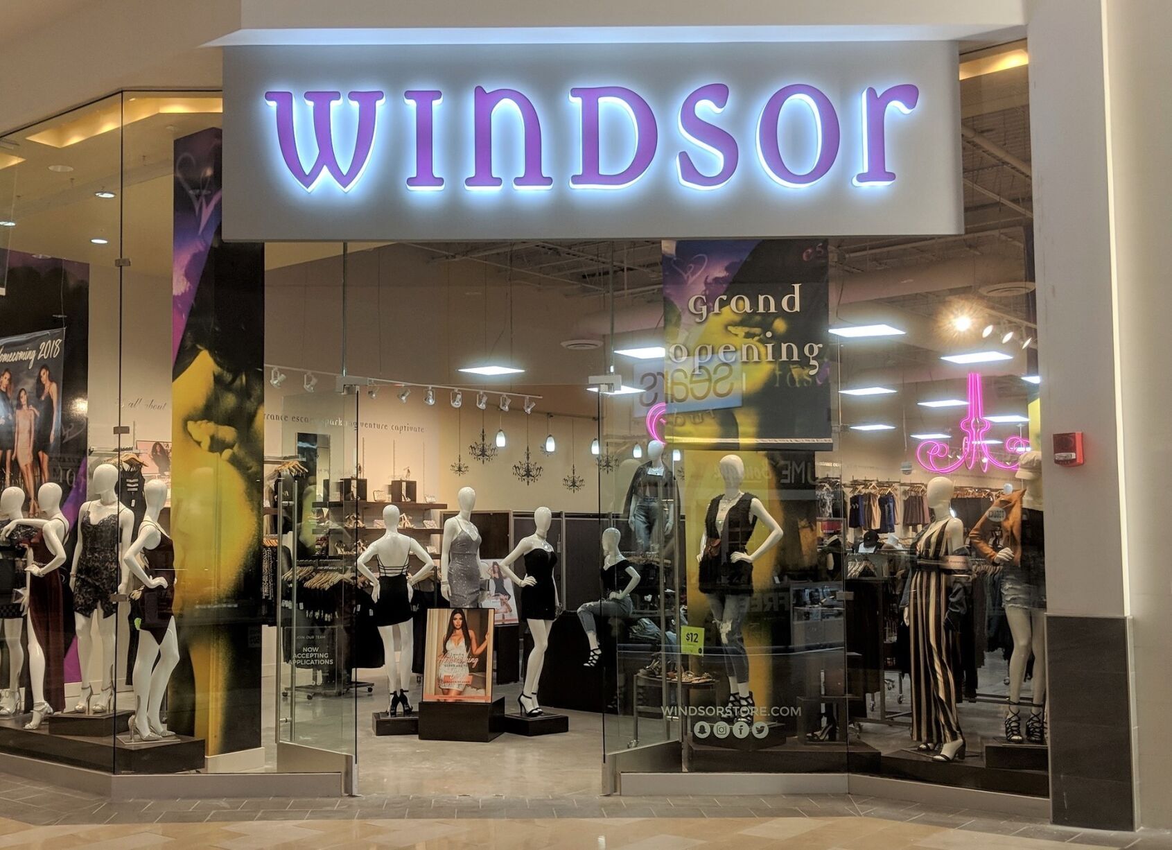 Windsor dress store clearance locations