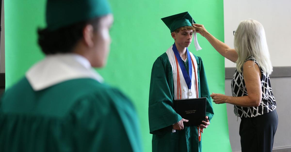 djr-2026-05-23-news-mooreville-grad-twp8 | | djournal.com djr-2026-05-23-news-mooreville-grad-twp8 | | djournal.com