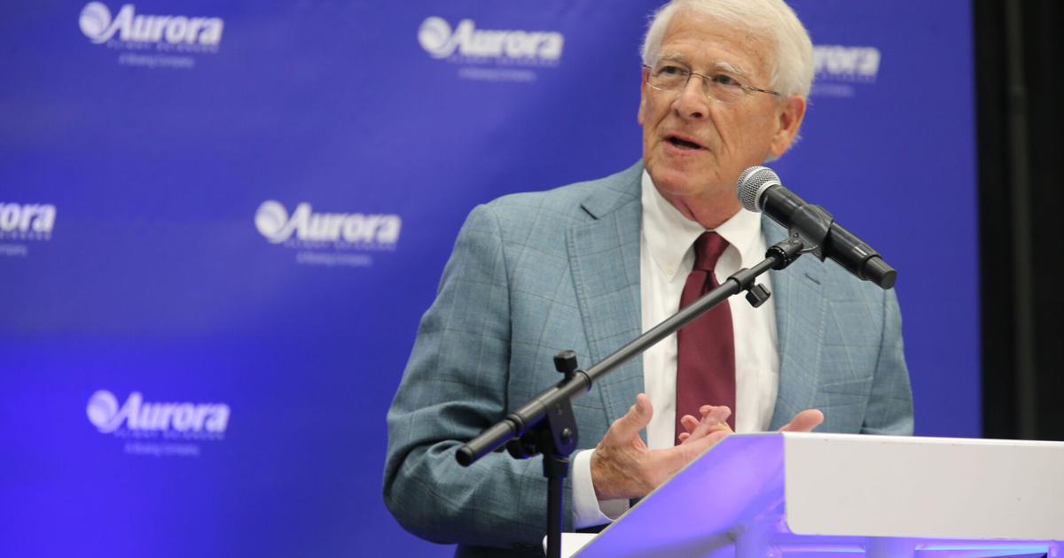 Wicker confident of 'overwhelming' data shows EMALS better for Navy carriers