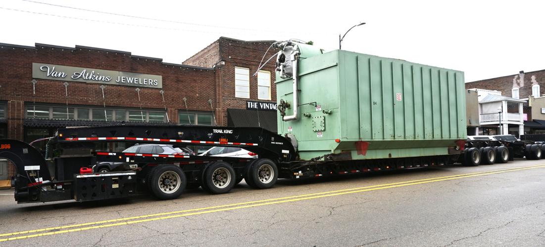 Big load causes big excitement downtown | New Albany Gazette | djournal.com