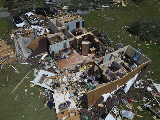 PHOTO GALLERY: Storm systems sweep across parts of the U S Midwest and