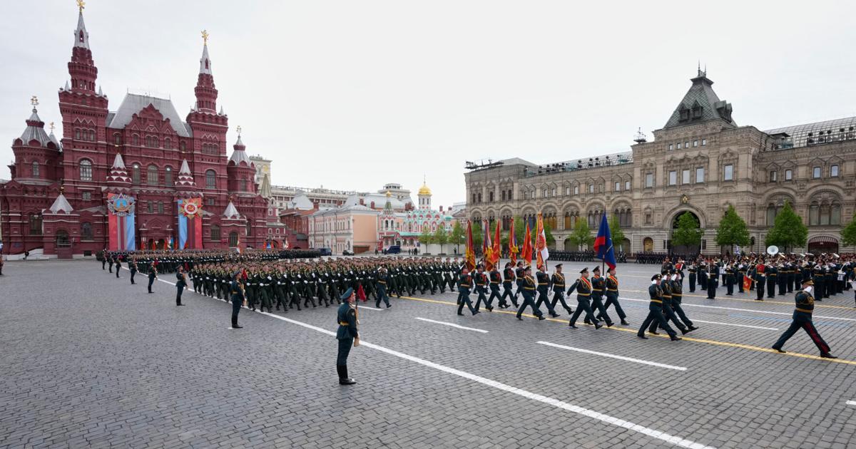 Россия и Украина обвиняют друг друга в нарушении трехдневного перемирия, заключенного при посредничестве США.