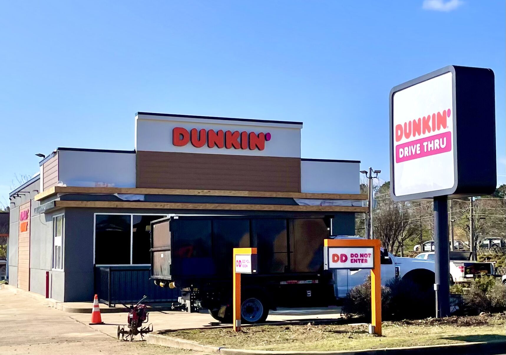 Dunkin opening next month, and Crumbl opens this week | Business